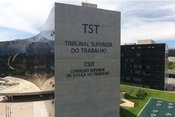 TST aprova instrução que define marco temporal para aplicação da reforma trabalhista